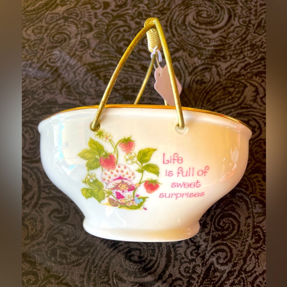 Vintage Strawberry Shorcake Dish